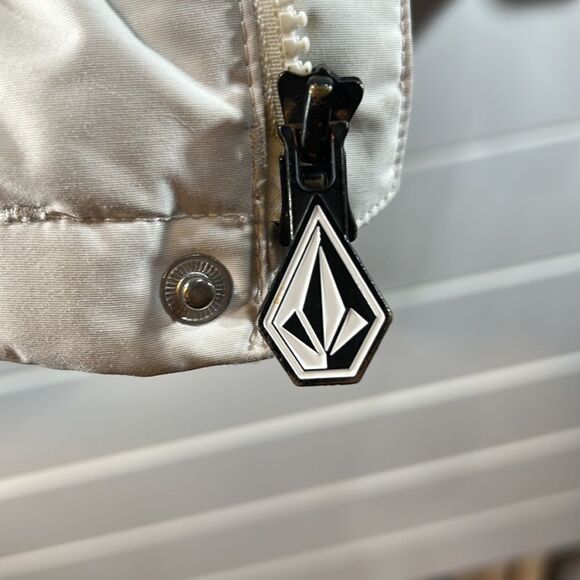 Volcom Bauhaus Insulated Women's Jacket Medium Snowboard Ski Winter Hooded - Picture 10 of 10